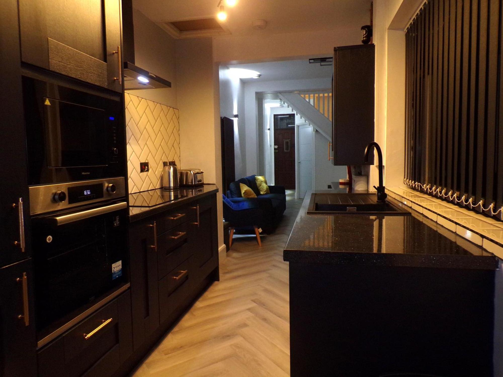 Hazelhurst House - 4 Bedrooms 2 Bathrooms Stoke-on-Trent 外观 照片