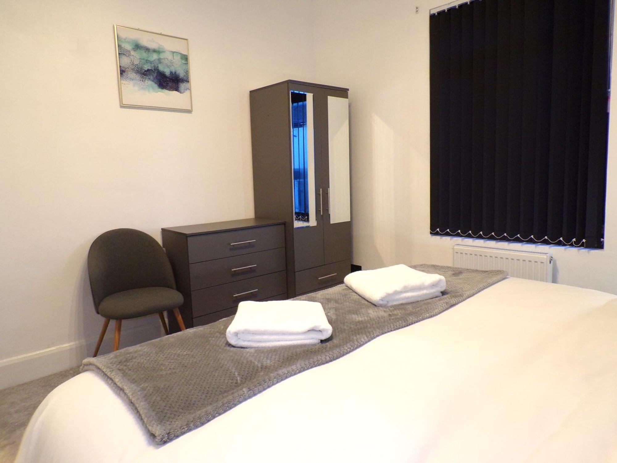 Hazelhurst House - 4 Bedrooms 2 Bathrooms Stoke-on-Trent 外观 照片