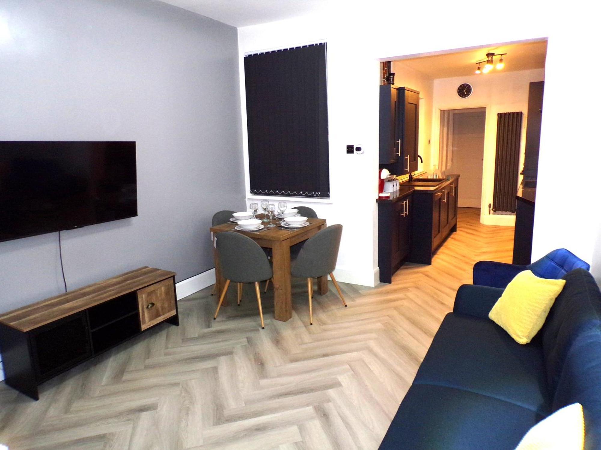 Hazelhurst House - 4 Bedrooms 2 Bathrooms Stoke-on-Trent 外观 照片